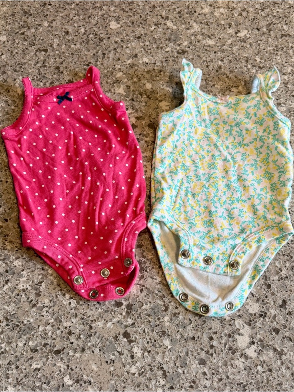 Baby Girl’s Bundle l Size: Newborn - Picture 2 of 10